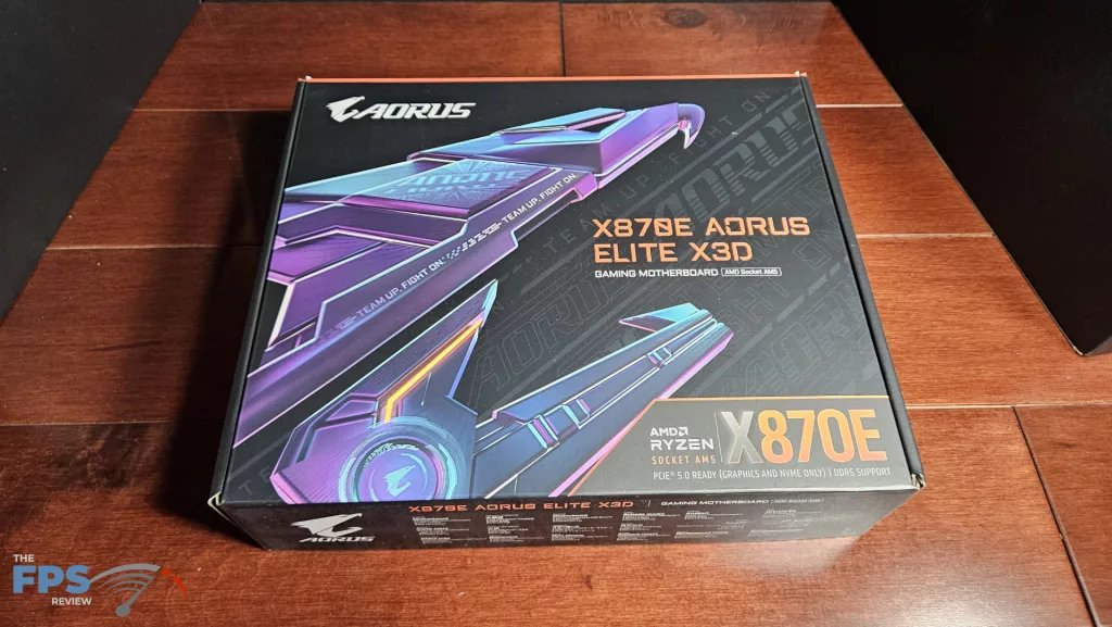 GIGABYTE X870E AORUS ELITE X3D Motherboard: box