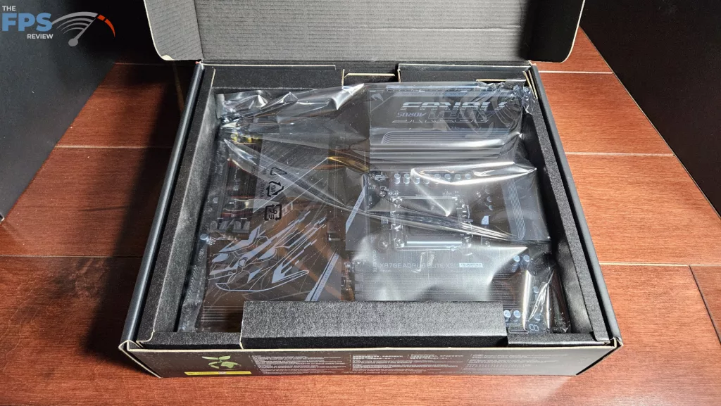 GIGABYTE X870E AORUS ELITE X3D Motherboard: open box