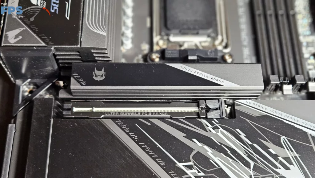 GIGABYTE X870E AORUS ELITE X3D Motherboard: primary PCIe