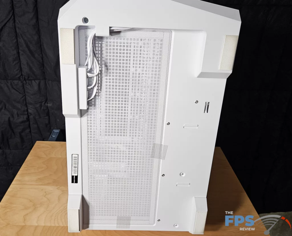 MSI MAG PANO 100R PZ PC Gaming Case: case bottom