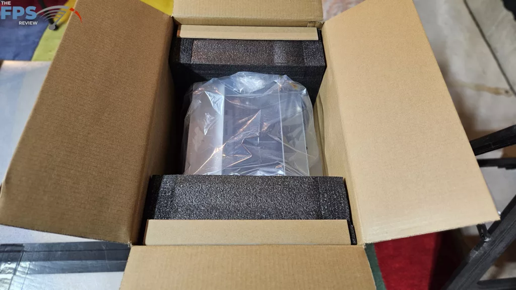 MSI MAG PANO 100R PZ PC Gaming Case: box open