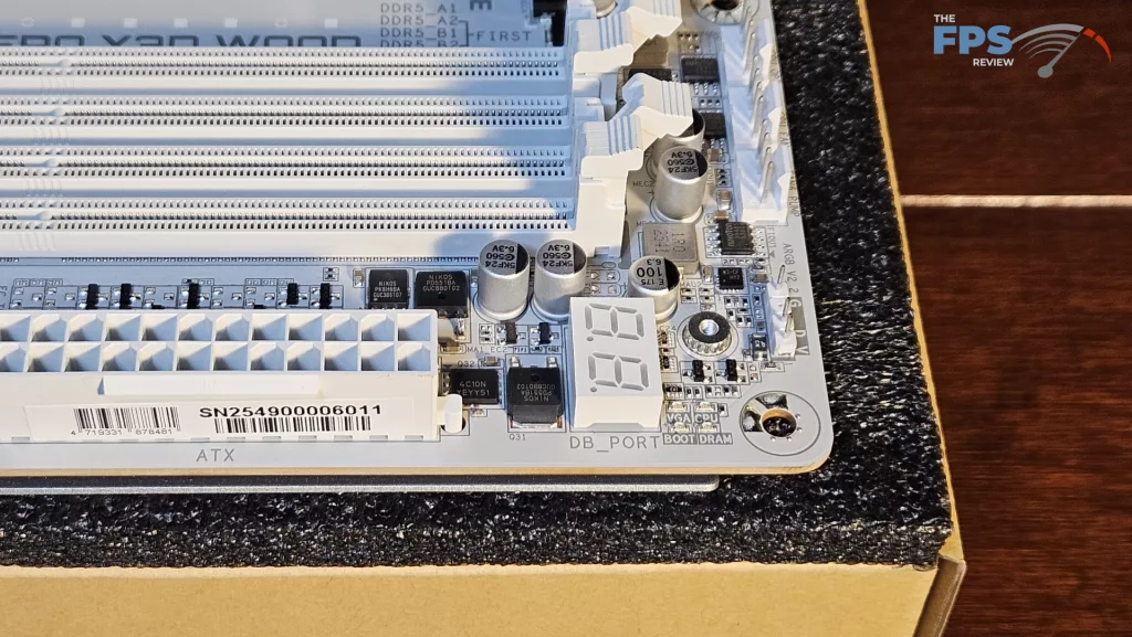 GIGABYTE X870E AERO X3D WOOD motherboard: DeBug LED