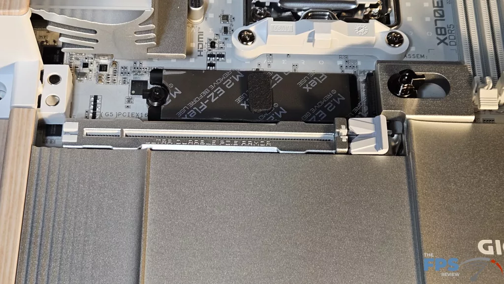 GIGABYTE X870E AERO X3D WOOD motherboard: primary PCIe