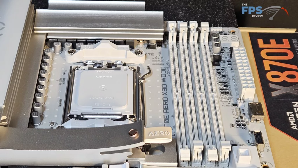 GIGABYTE X870E AERO X3D WOOD motherboard: RAM