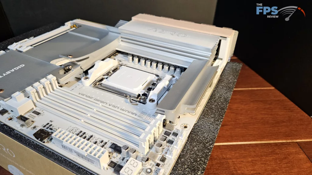 GIGABYTE X870E AERO X3D WOOD motherboard: socket