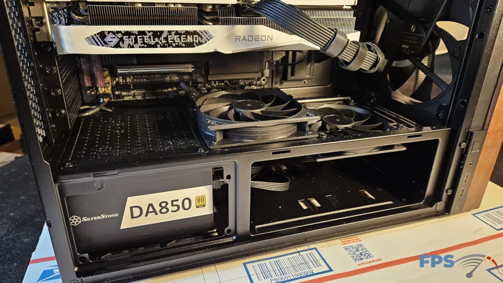 LIAN LI LANCOOL 217:PSU compartment
