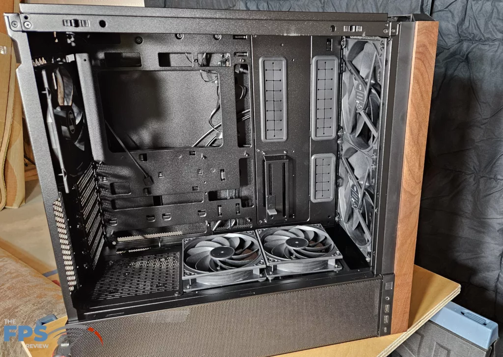 LIAN LI LANCOOL 217:motherboard tray