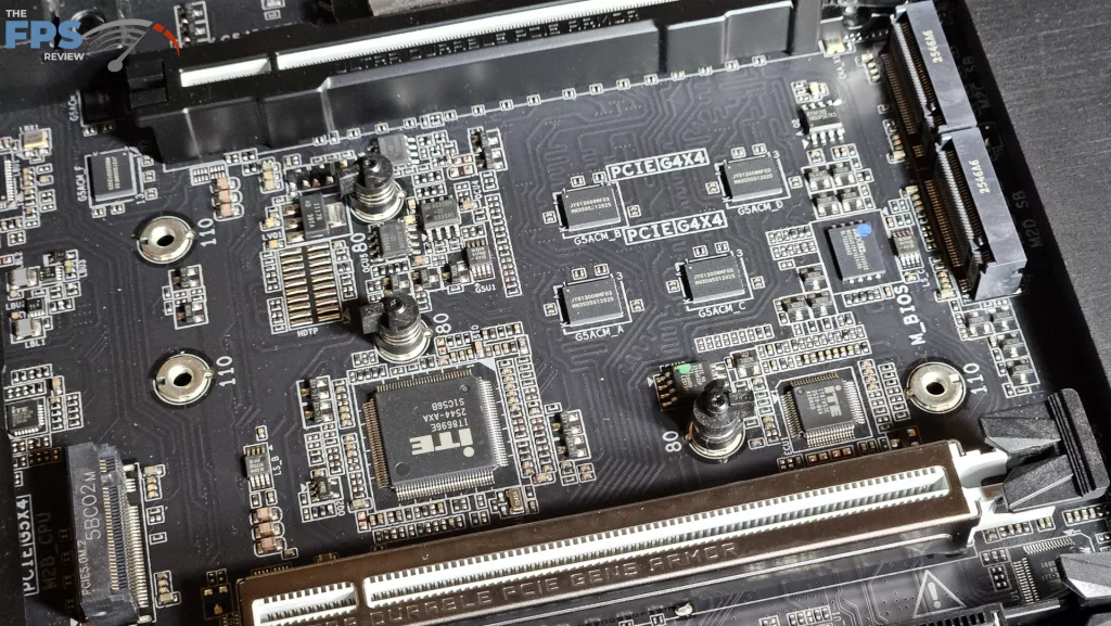 GIGABYTE X870E AERO X3D DARK WOOD motherboard: secondary NVME slots