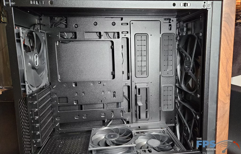 LIAN LI LANCOOL 217:motherboard tray
