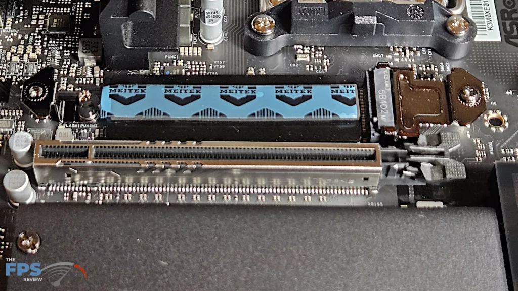 ASRock X870E CHALLENGER WiFi Motherboard: primary slots