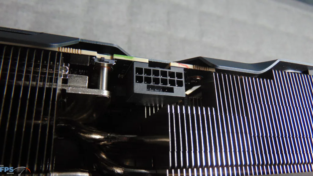 GIGABYTE GeForce RTX 5090 GAMING OC 32G Power Connector and DUAL Bios switch
