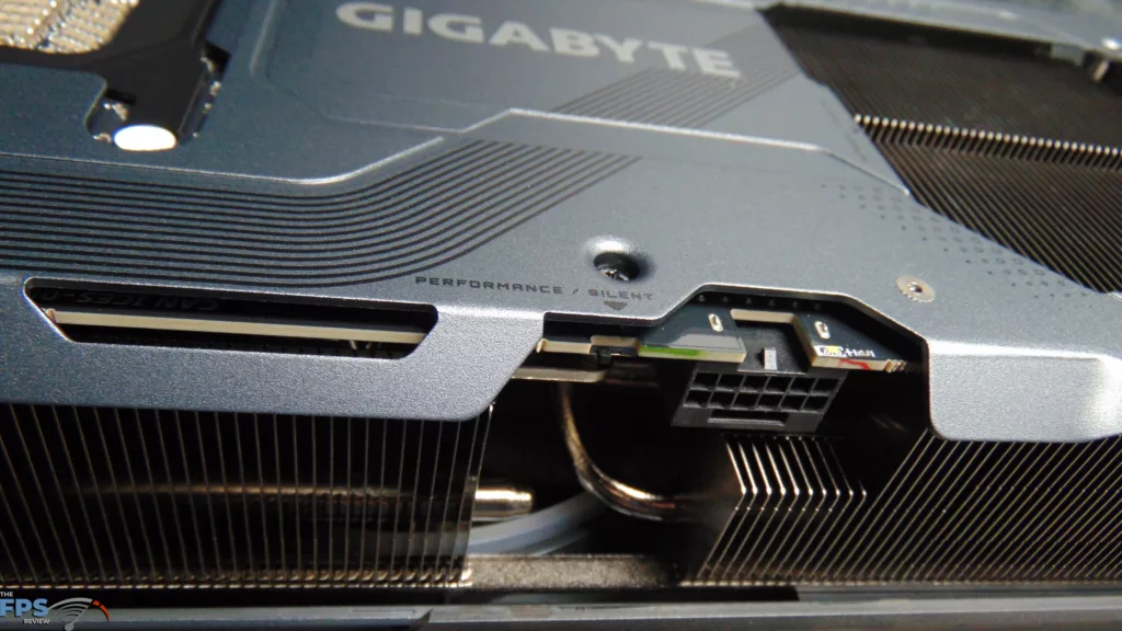 GIGABYTE GeForce RTX 5090 GAMING OC 32G Dual Bios Switch
